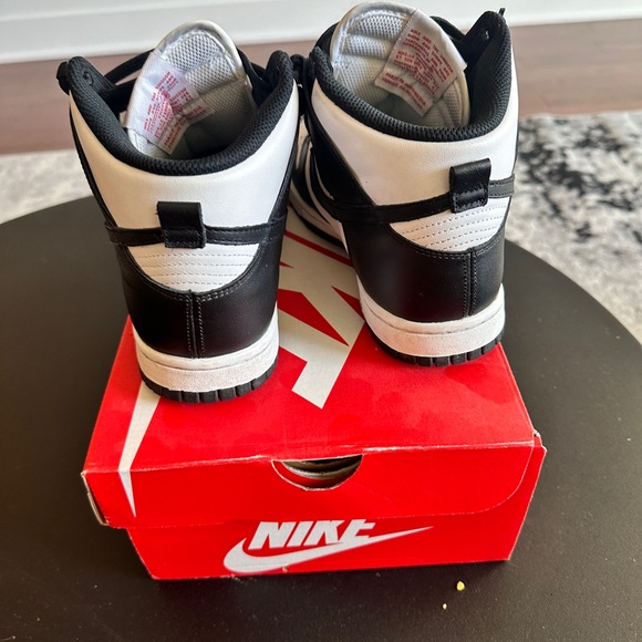 Women’s Nike dunk high - pandas - Picture 4 of 5